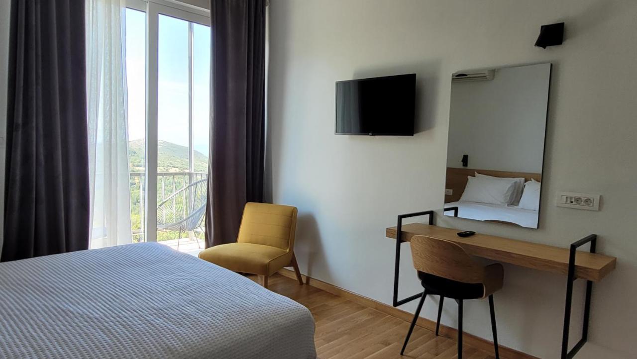 Theoxenia Hotel Andritsaina Esterno foto