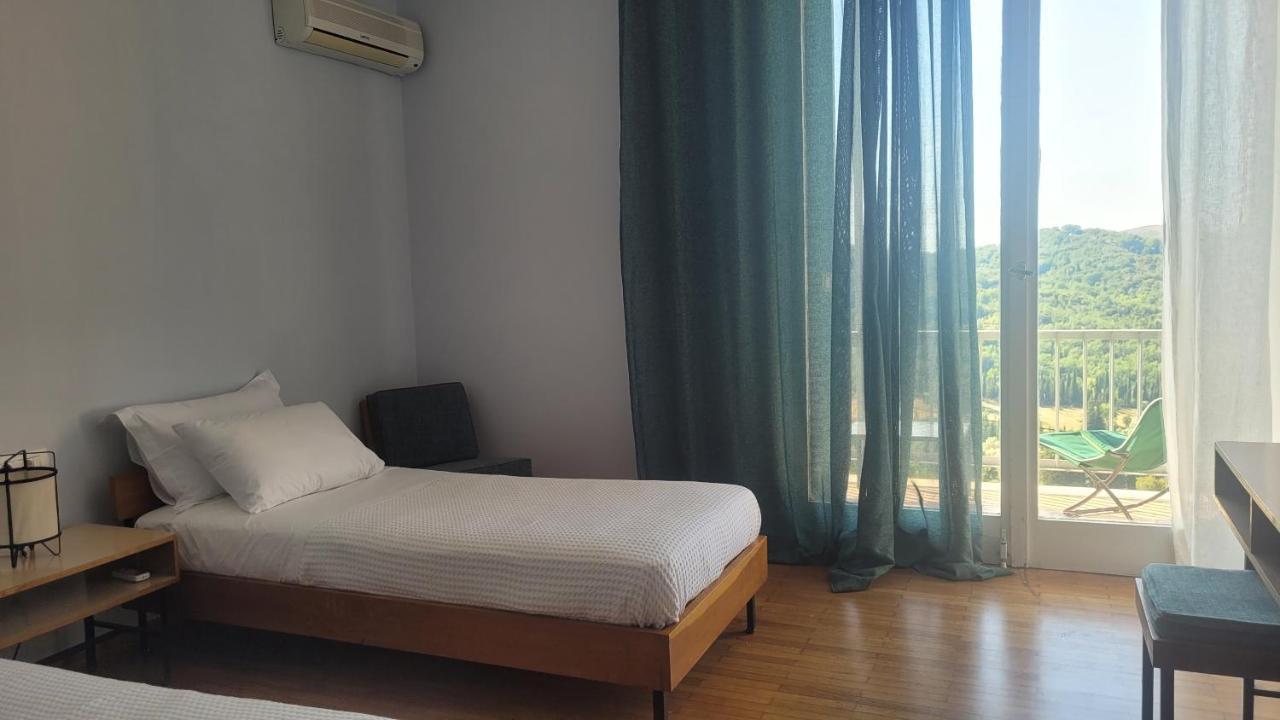 Theoxenia Hotel Andritsaina Esterno foto